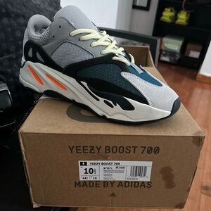 Yeezy 700 Waverunner